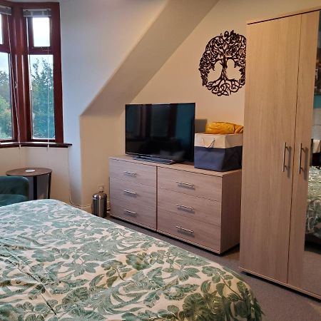 Carvetii - Mayhaven House - Tranquil Cul-De-Sac - 2 Bedrooms, Sleeps 4 Guests Dunfermline Exteriör bild
