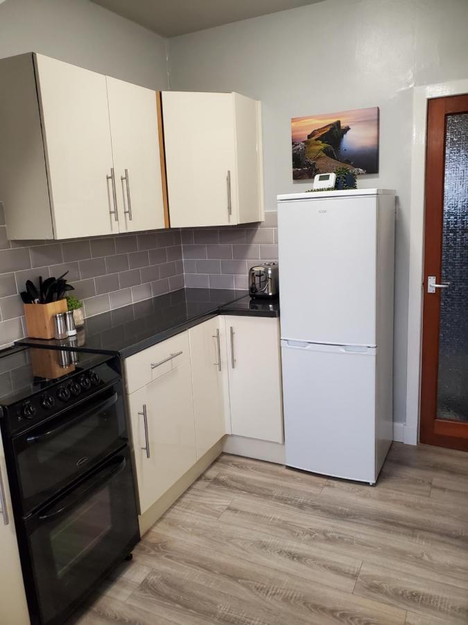Carvetii - Mayhaven House - Tranquil Cul-De-Sac - 2 Bedrooms, Sleeps 4 Guests Dunfermline Exteriör bild